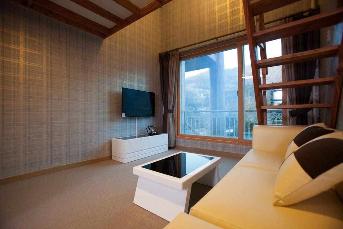 Cheongpyeong Family Hotel Gapyeong Exteriör bild